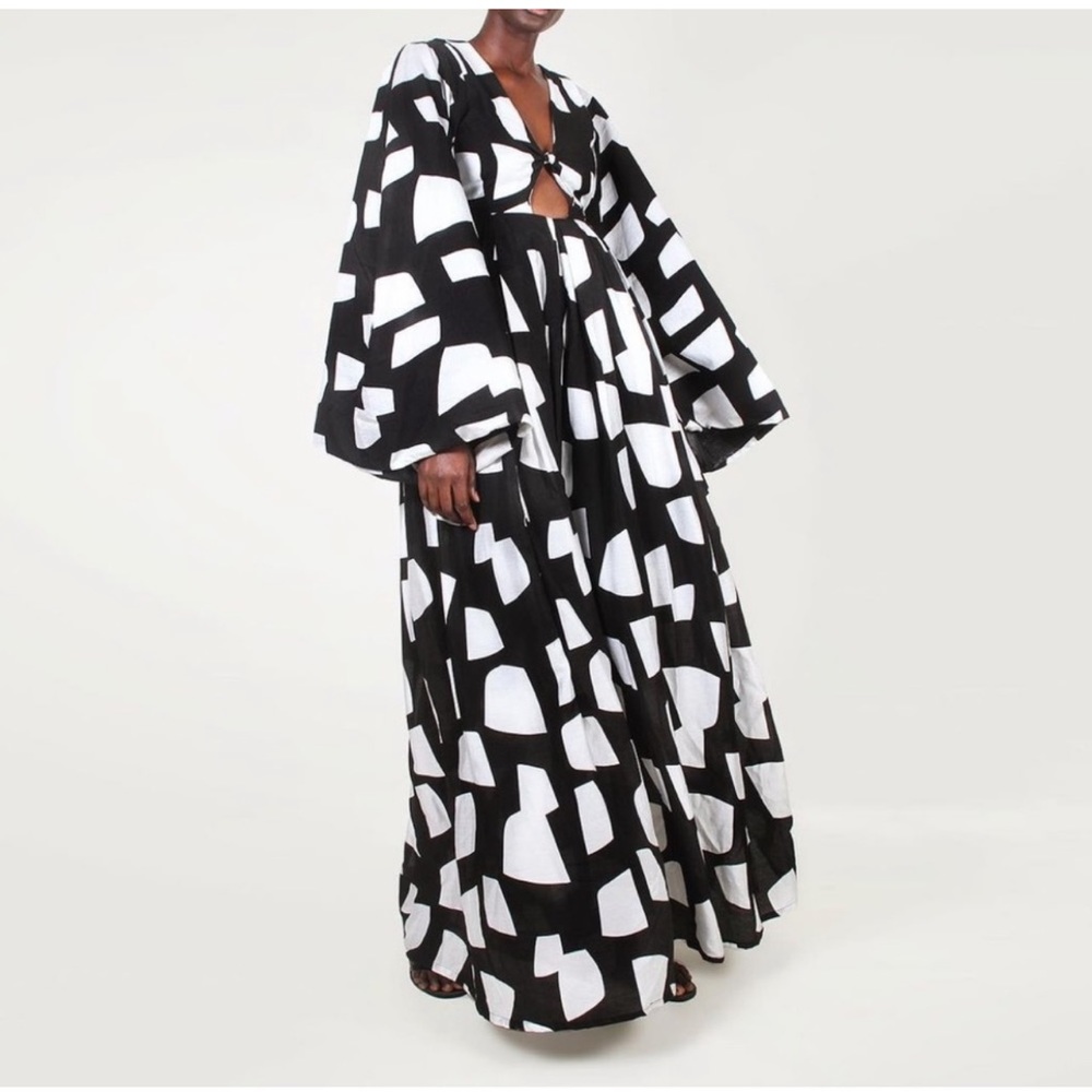 Black and White Geometric Jumpsuit - Picture 2 of 9